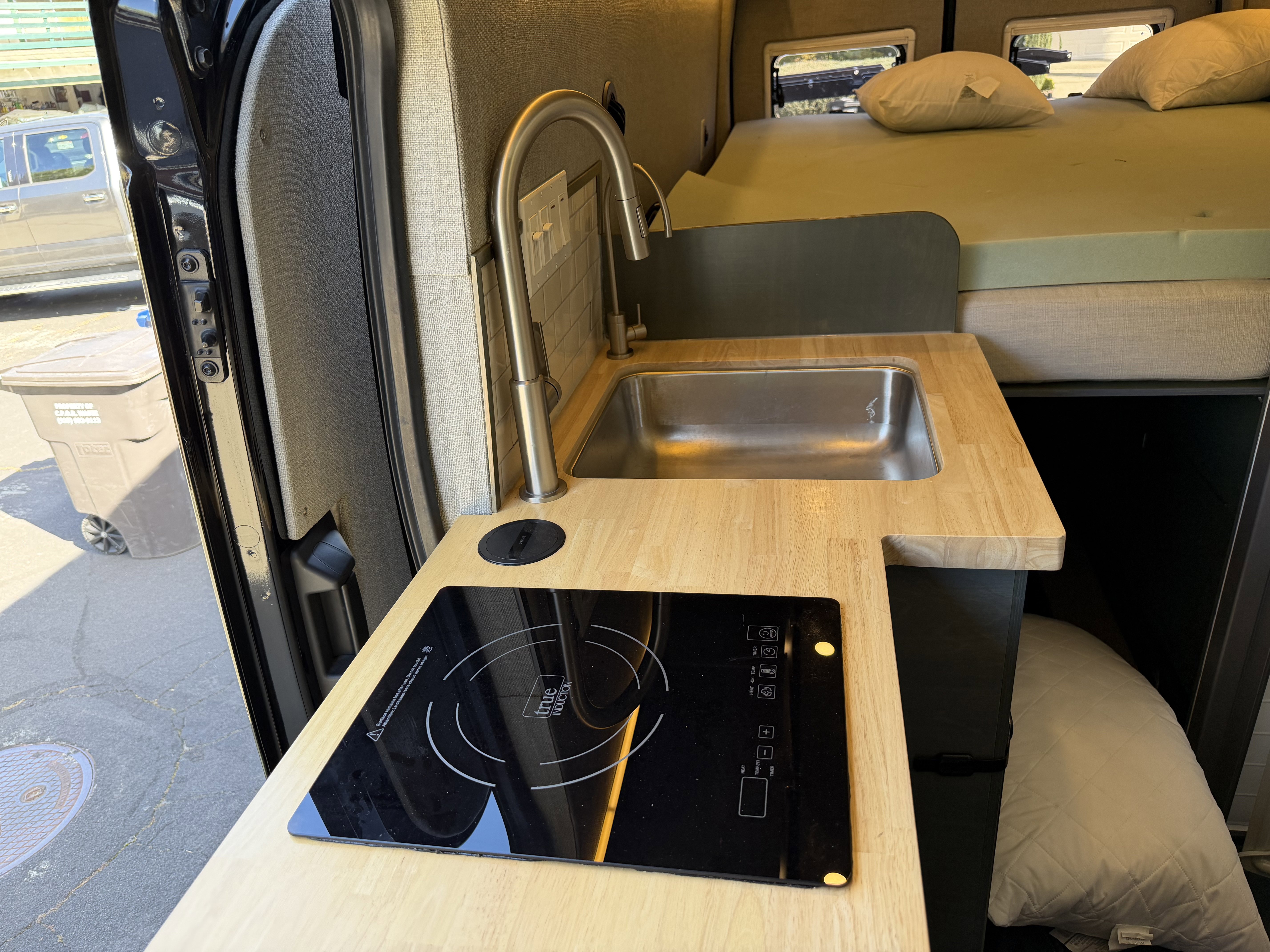 Used 2021 Ford Transit 250 148 High Roof Extended AWD image 27