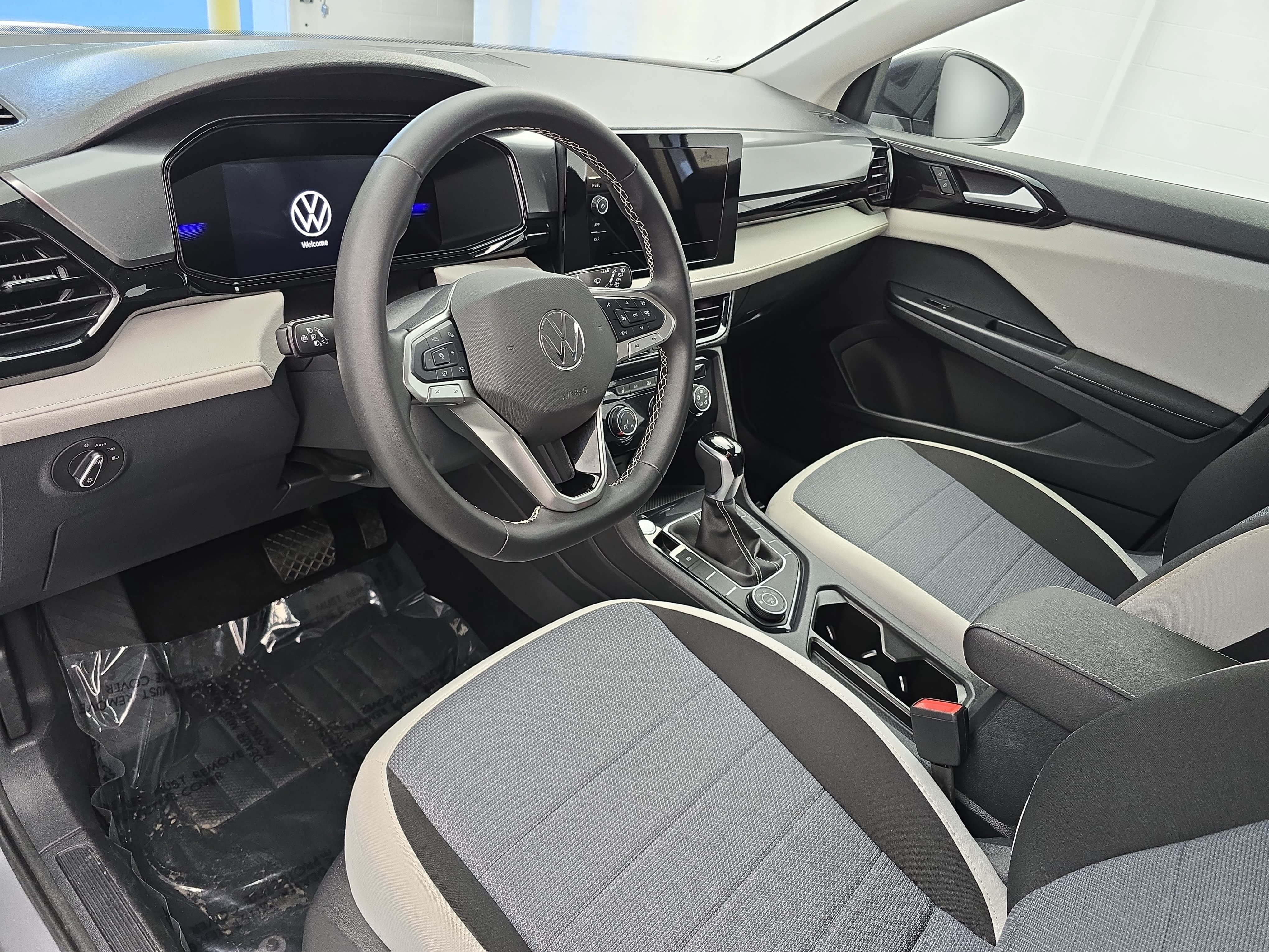 Used 2025 Volkswagen Taos S AWD/4WD image 15