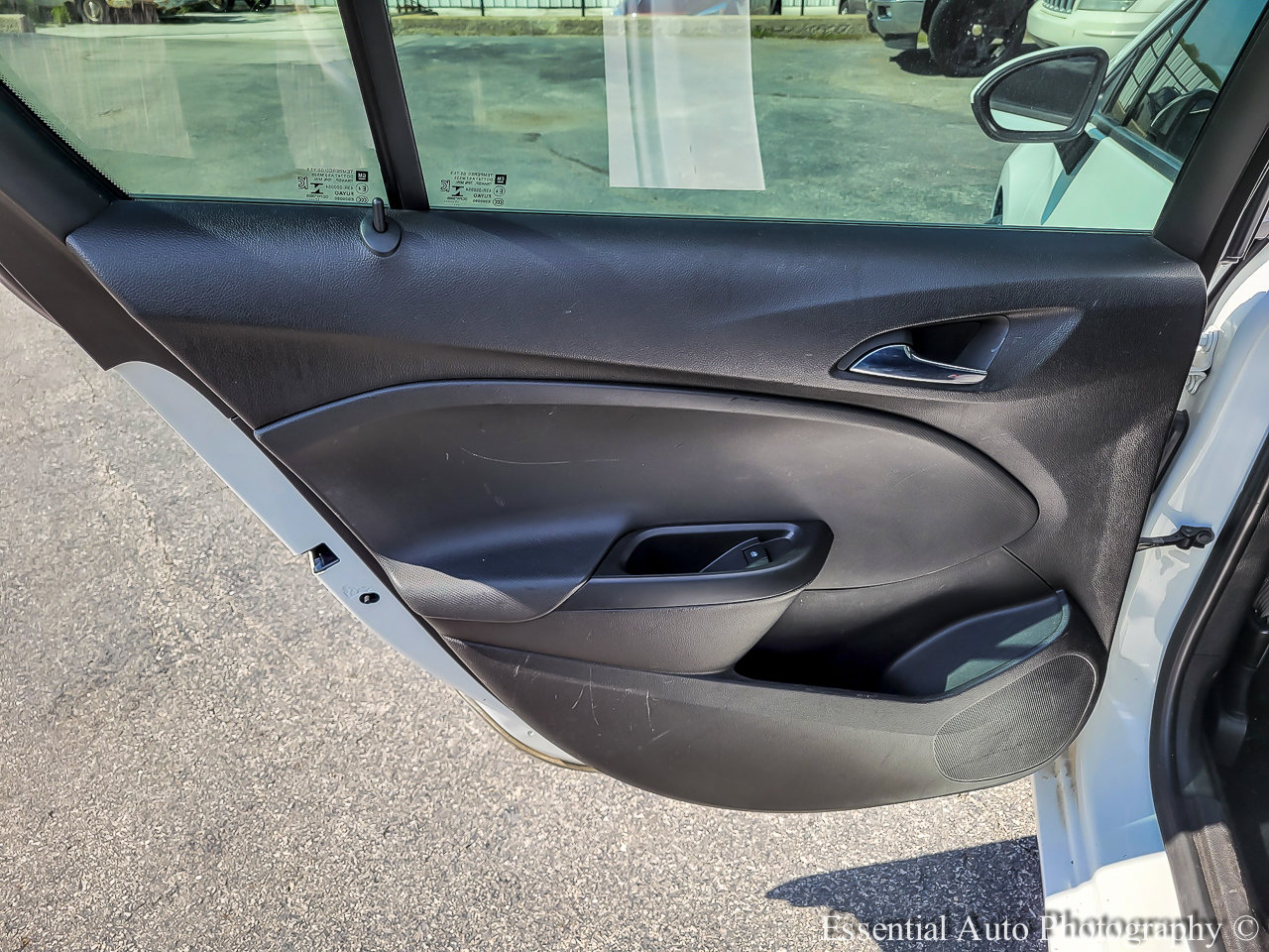 Used 2018 Chevrolet Cruze LS FWD image 20
