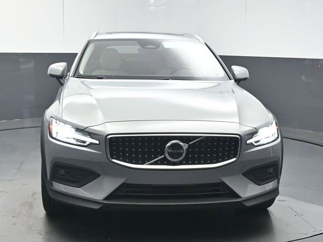 New 2026 Volvo V60 B5 Cross Country Plus w/ Protection Package Premier AWD/4WD image 3