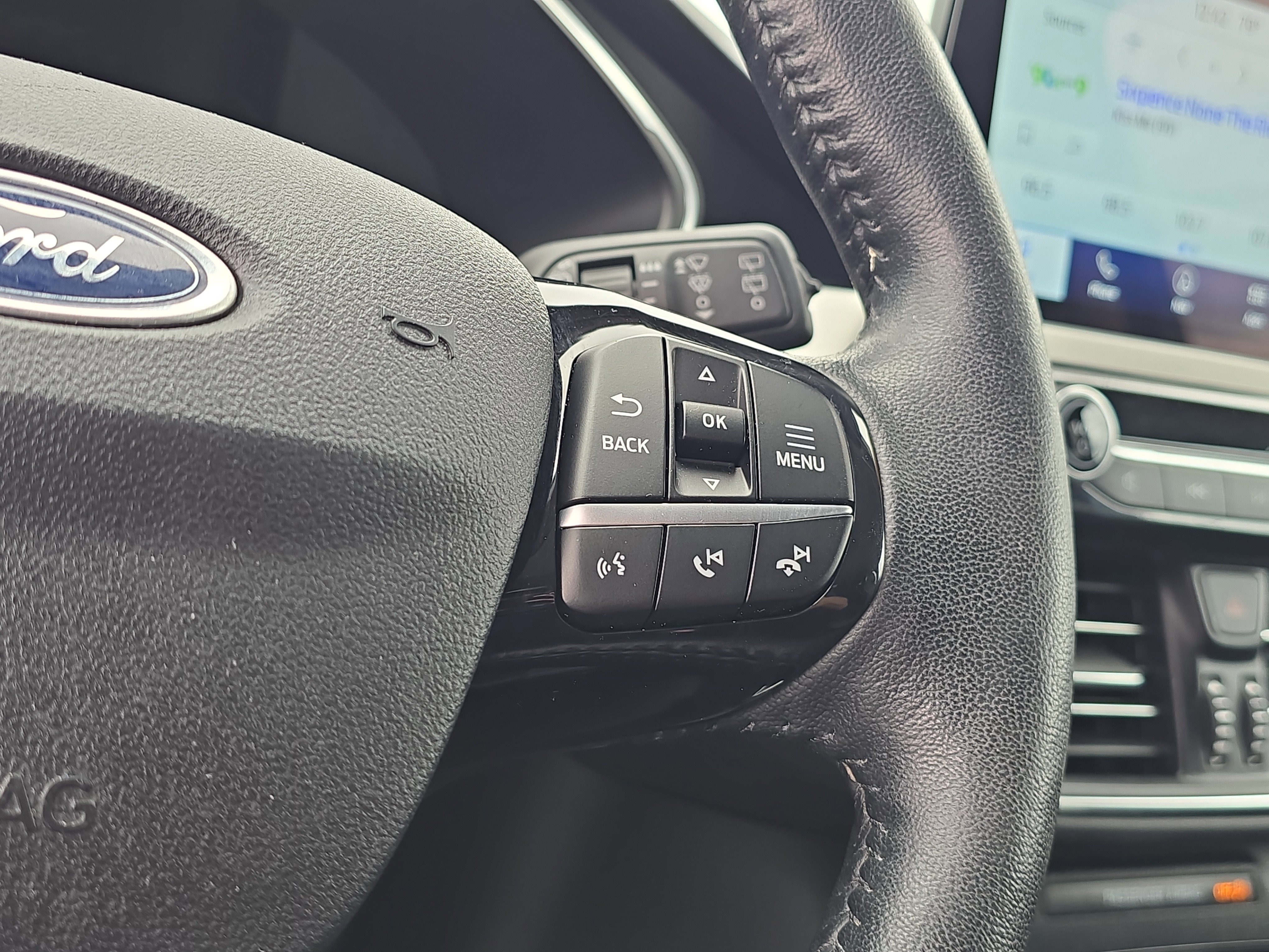 Used 2021 Ford Escape Titanium image 27