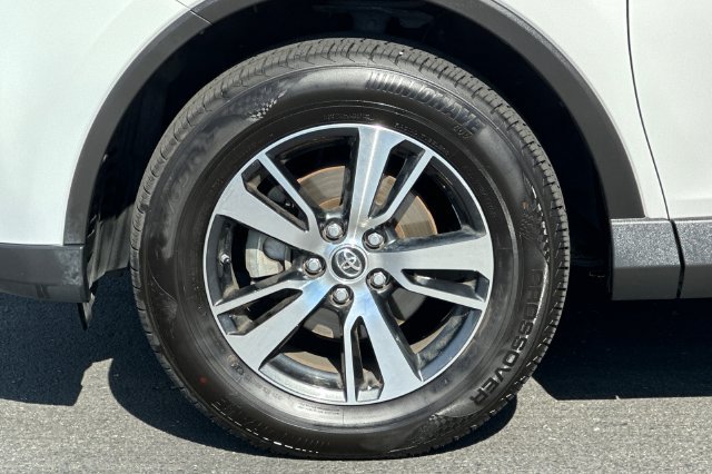 Certified 2018 Toyota RAV4 XLE FWD image 31