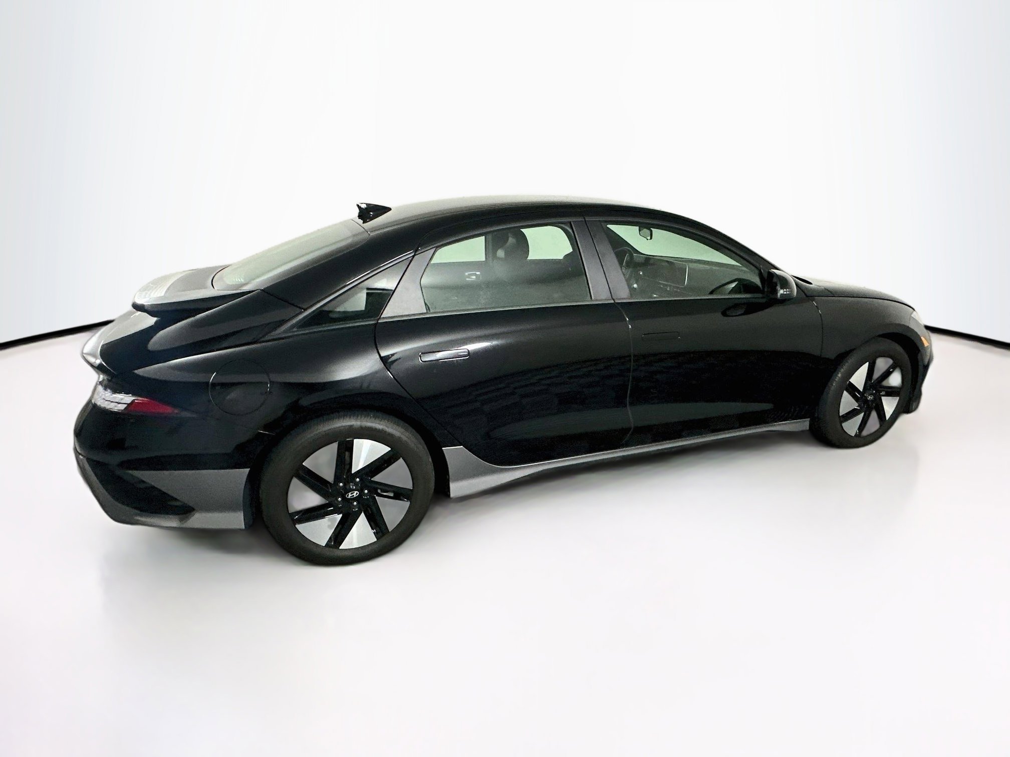 Used 2024 Hyundai Ioniq 6 SE RWD image 10