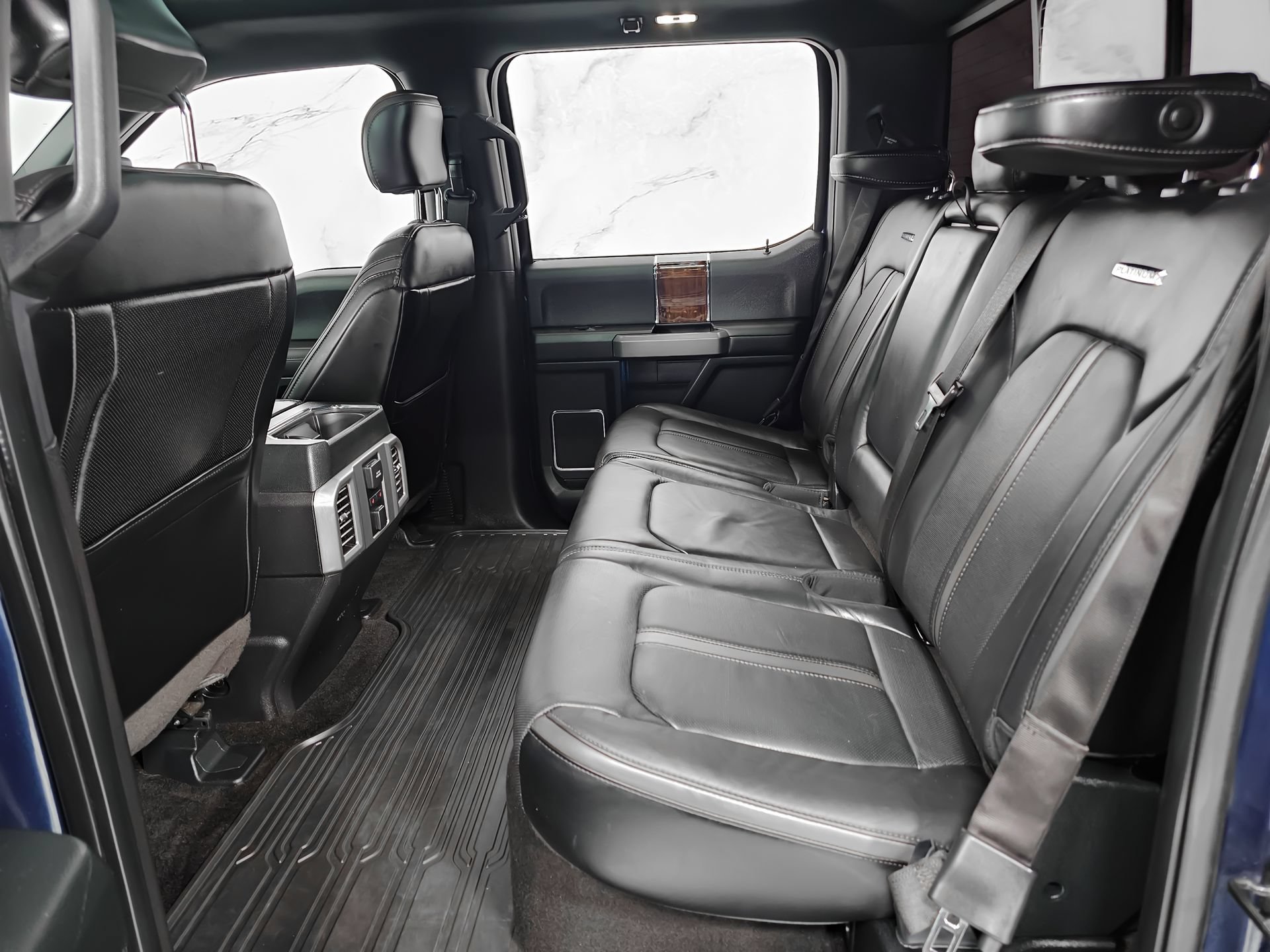 Used 2015 Ford F150 Platinum w/ Equipment Group 701A Luxury AWD/4WD image 27