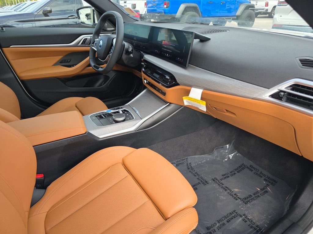 Used 2025 BMW i4 eDrive40 w/ Premium Package image 9