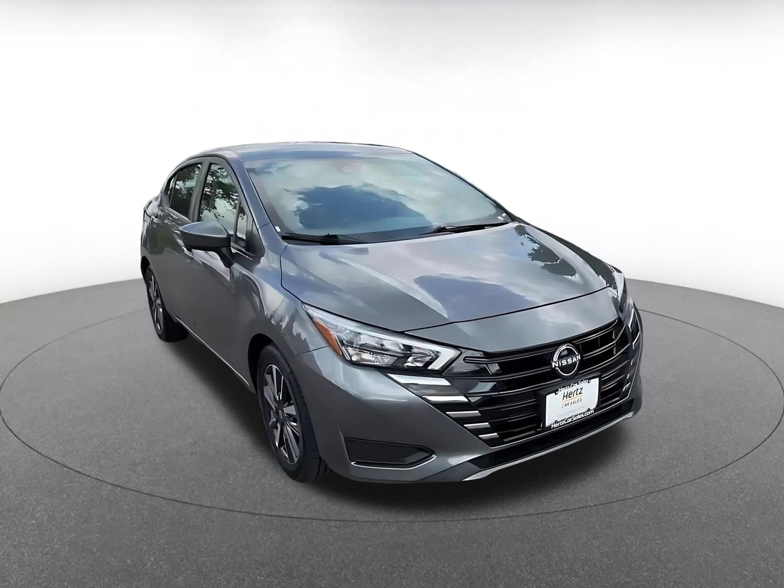 Used 2025 Nissan Versa SV FWD image 3