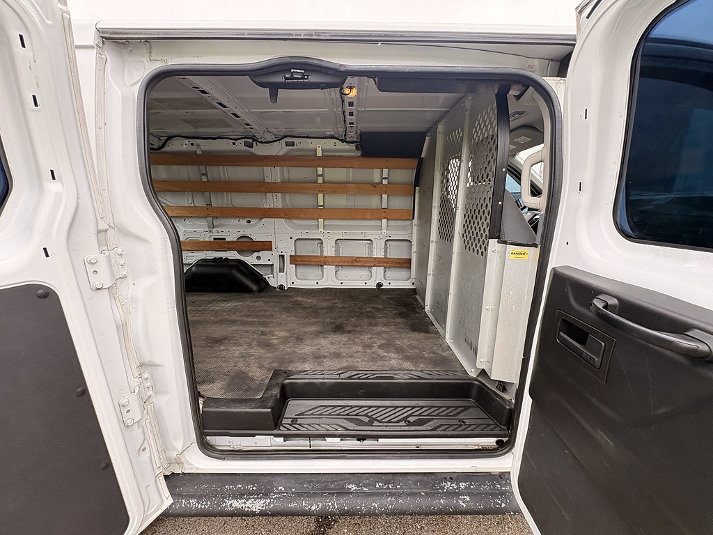 Used 2016 Ford Transit 250 130 Low Roof w/ Exterior Upgrade Package RWD image 16