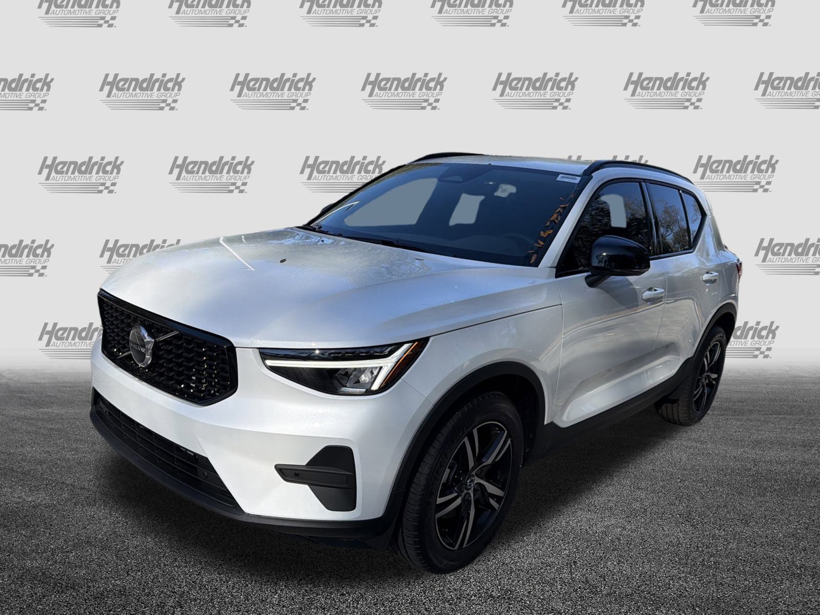 New 2026 Volvo XC40 B4 Core image 5