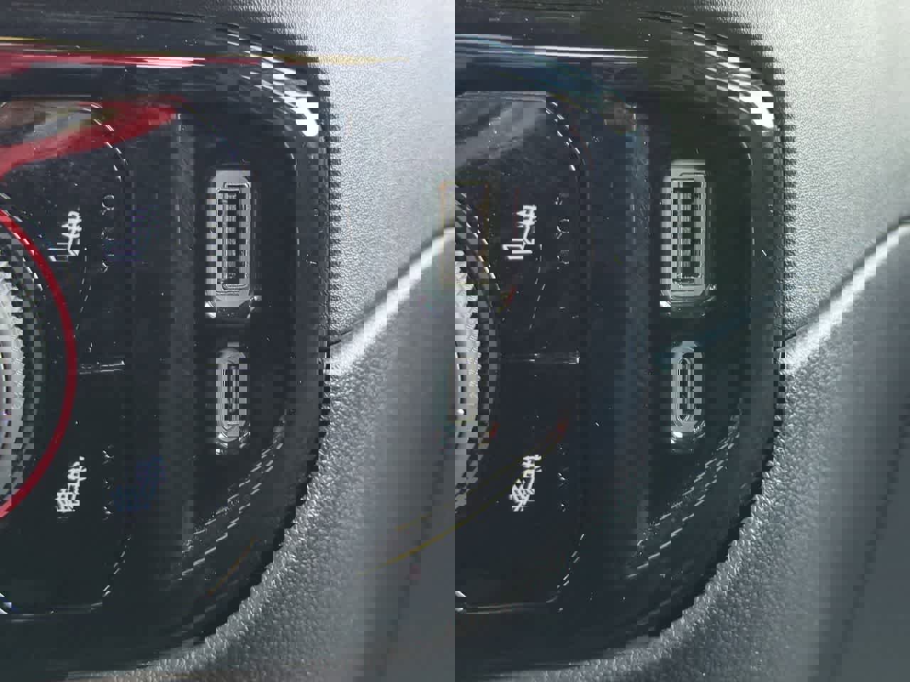 Used 2024 Chevrolet Silverado 1500 LT image 30