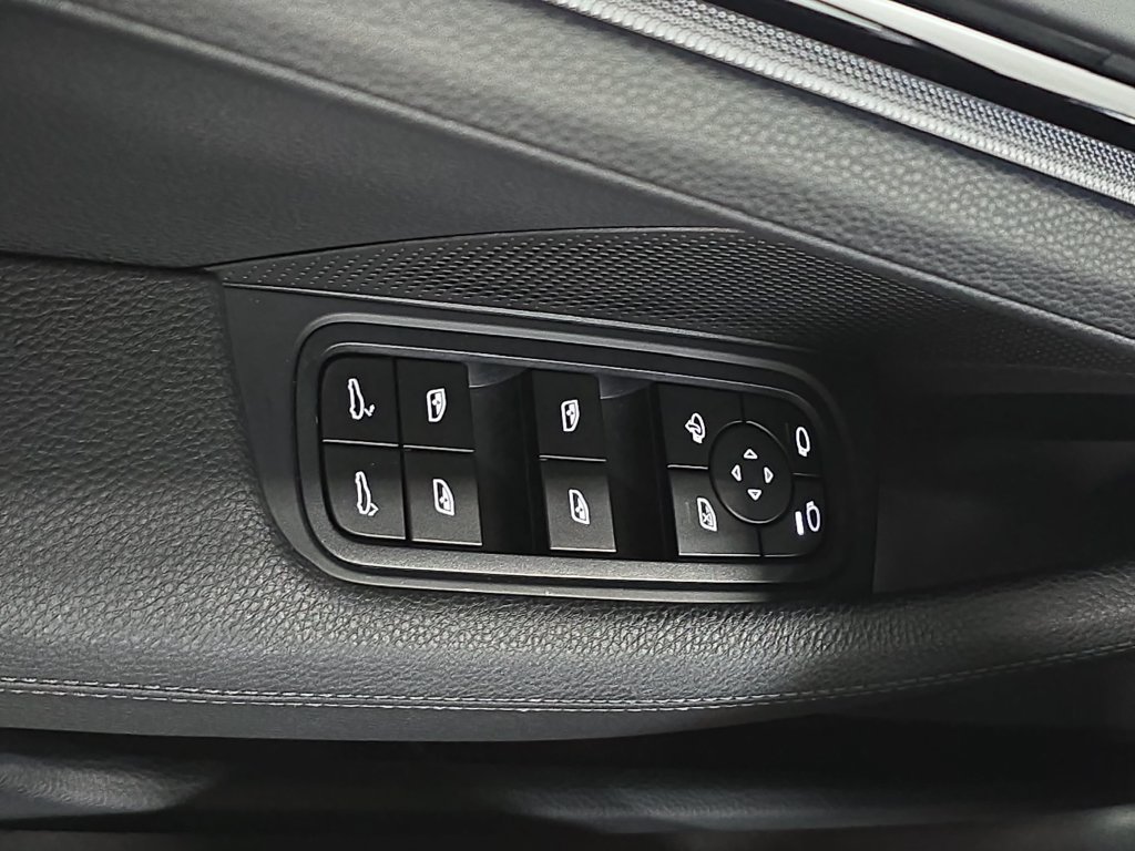 Certified 2026 Porsche Panamera RWD image 21