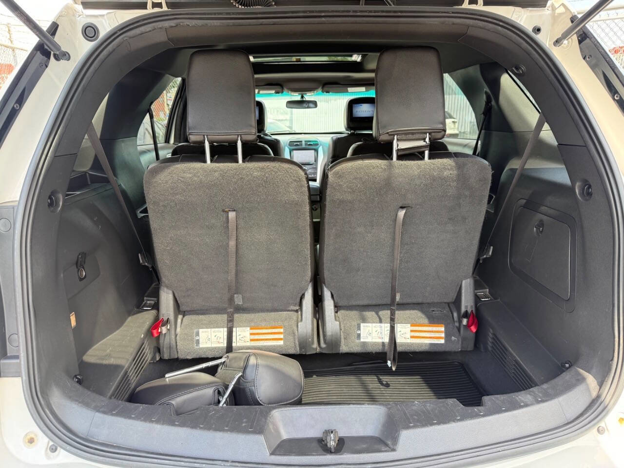 Used 2014 Ford Explorer XLT w/ Equipment Group 202A AWD/4WD image 22