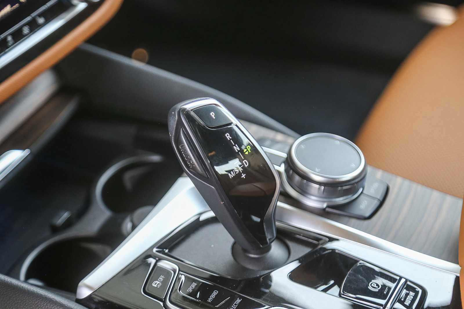 Certified 2023 BMW 530e w/ Convenience Package image 16