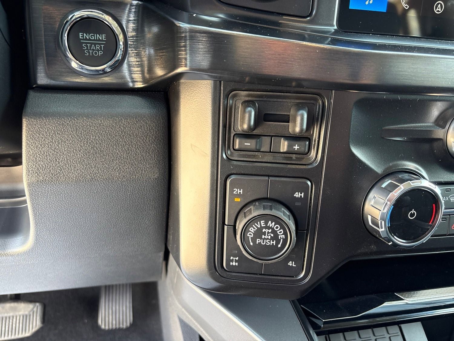 New 2026 Ford F250 4x4 Crew Cab Super Duty image 30