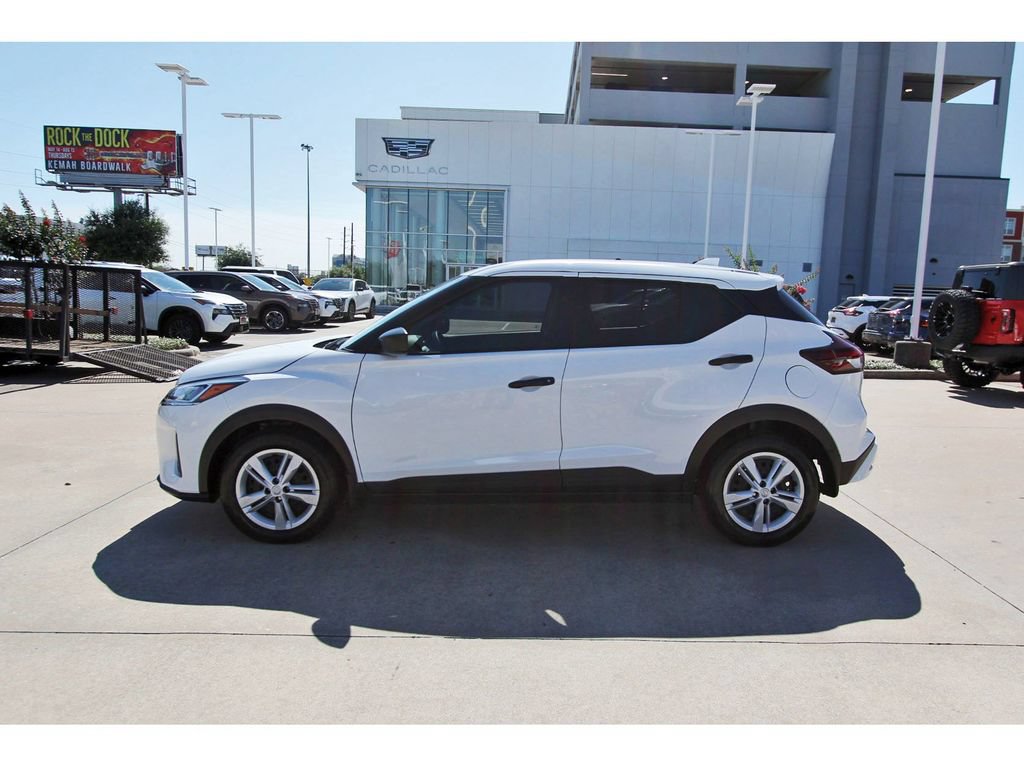 Used 2025 Nissan Kicks Play S FWD image 3