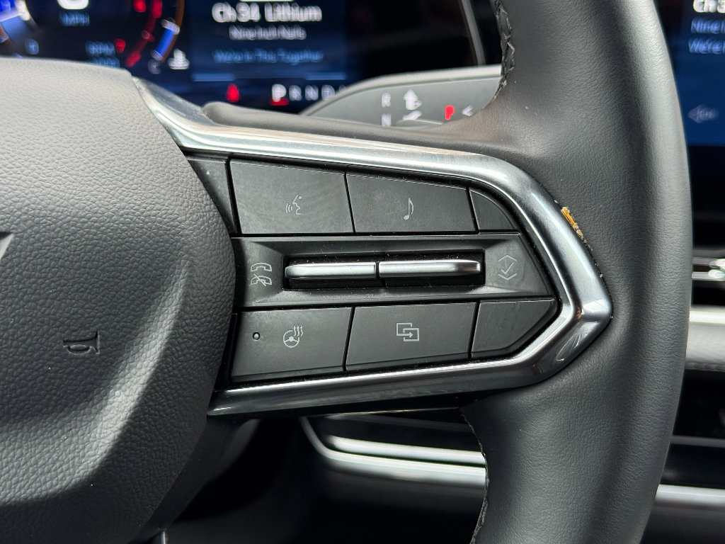 Used 2025 Chevrolet Equinox LT image 35