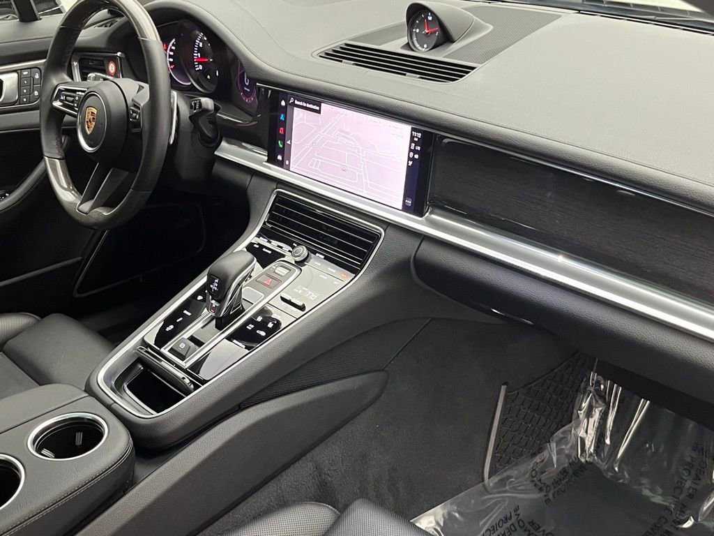 Used 2023 Porsche Panamera image 40