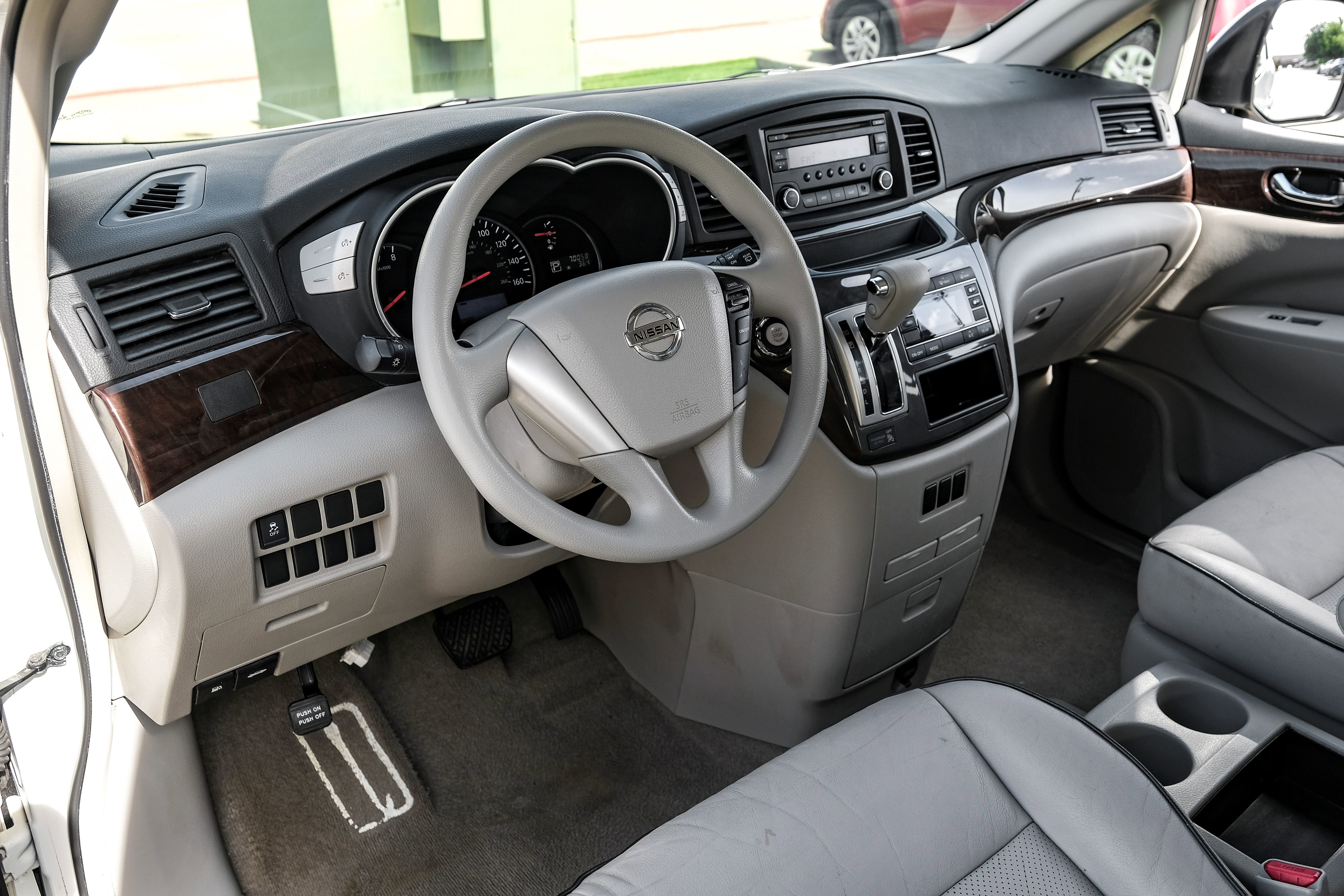 Used 2015 Nissan Quest S FWD image 2