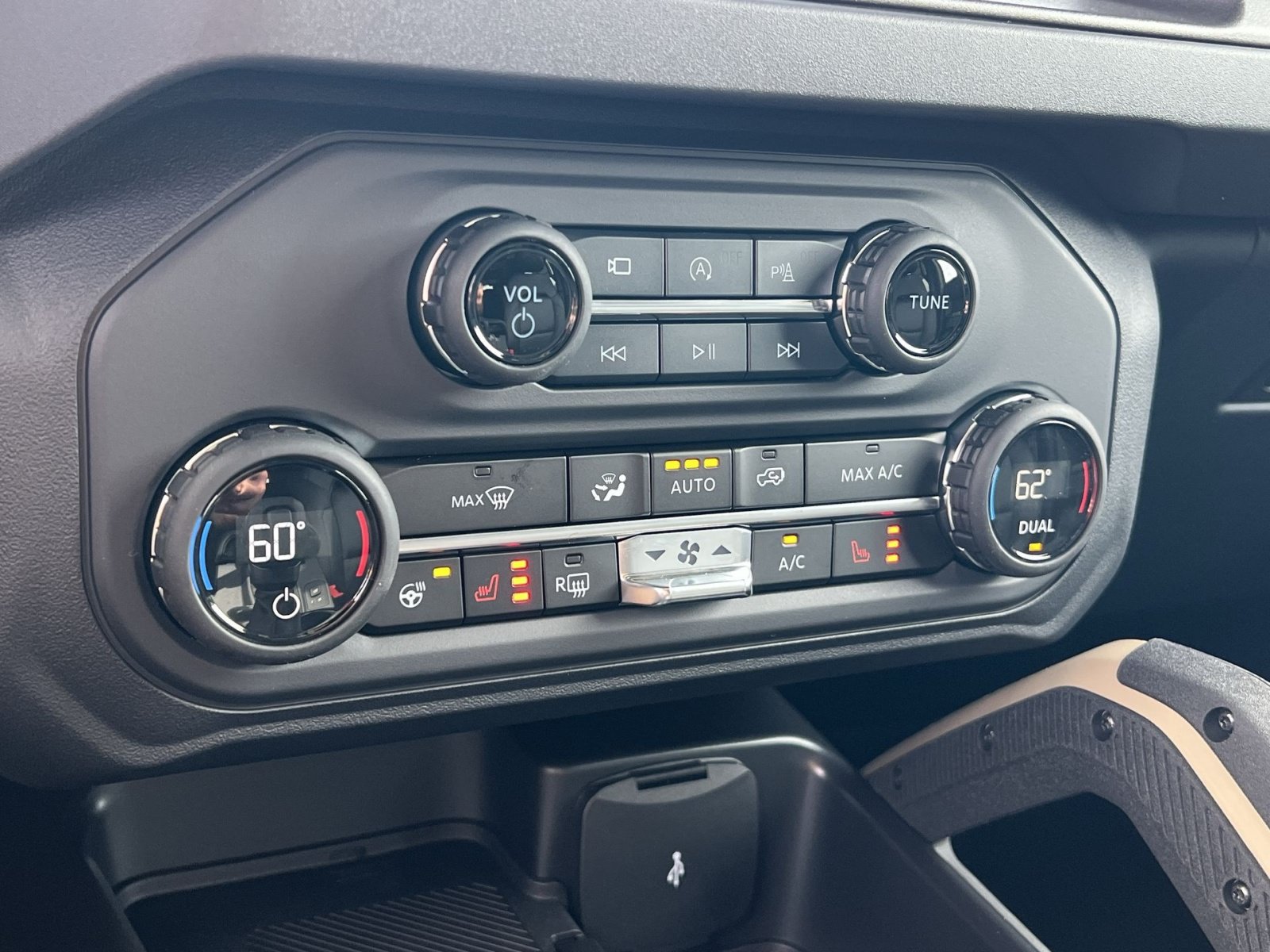New 2026 Ford Bronco Badlands AWD/4WD image 21