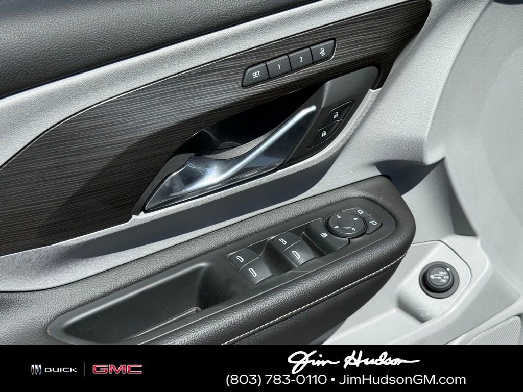 Used 2022 GMC Terrain SLT w/ LPO, Floor Liner Package image 22