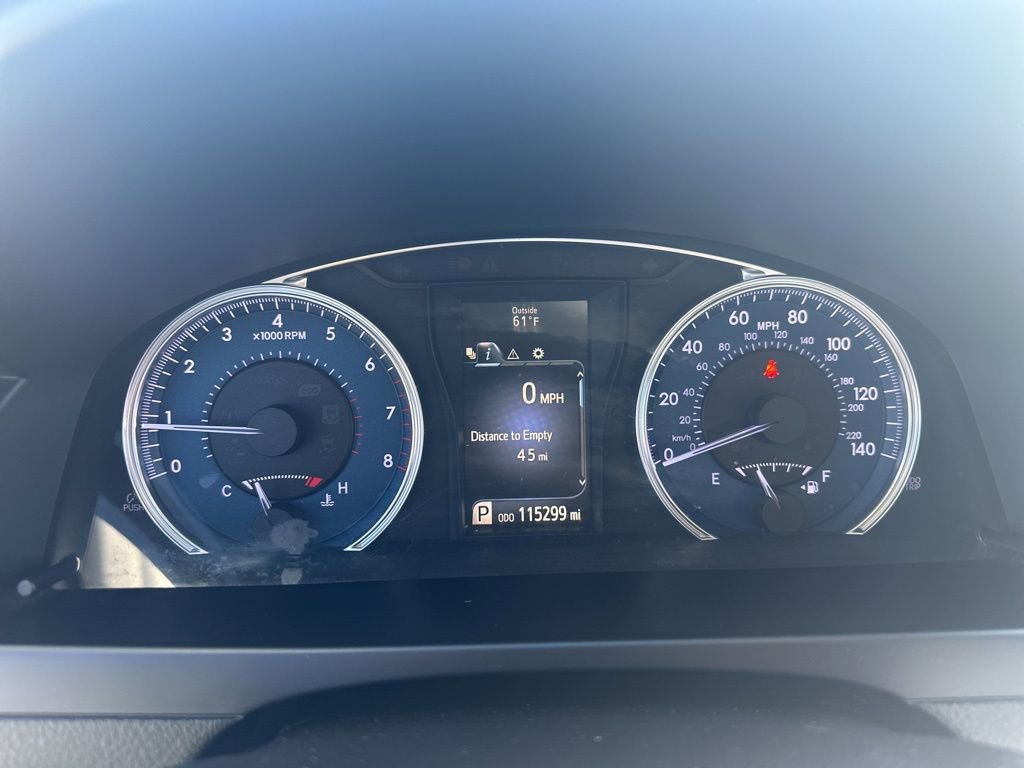 Used 2017 Toyota Camry SE FWD image 2