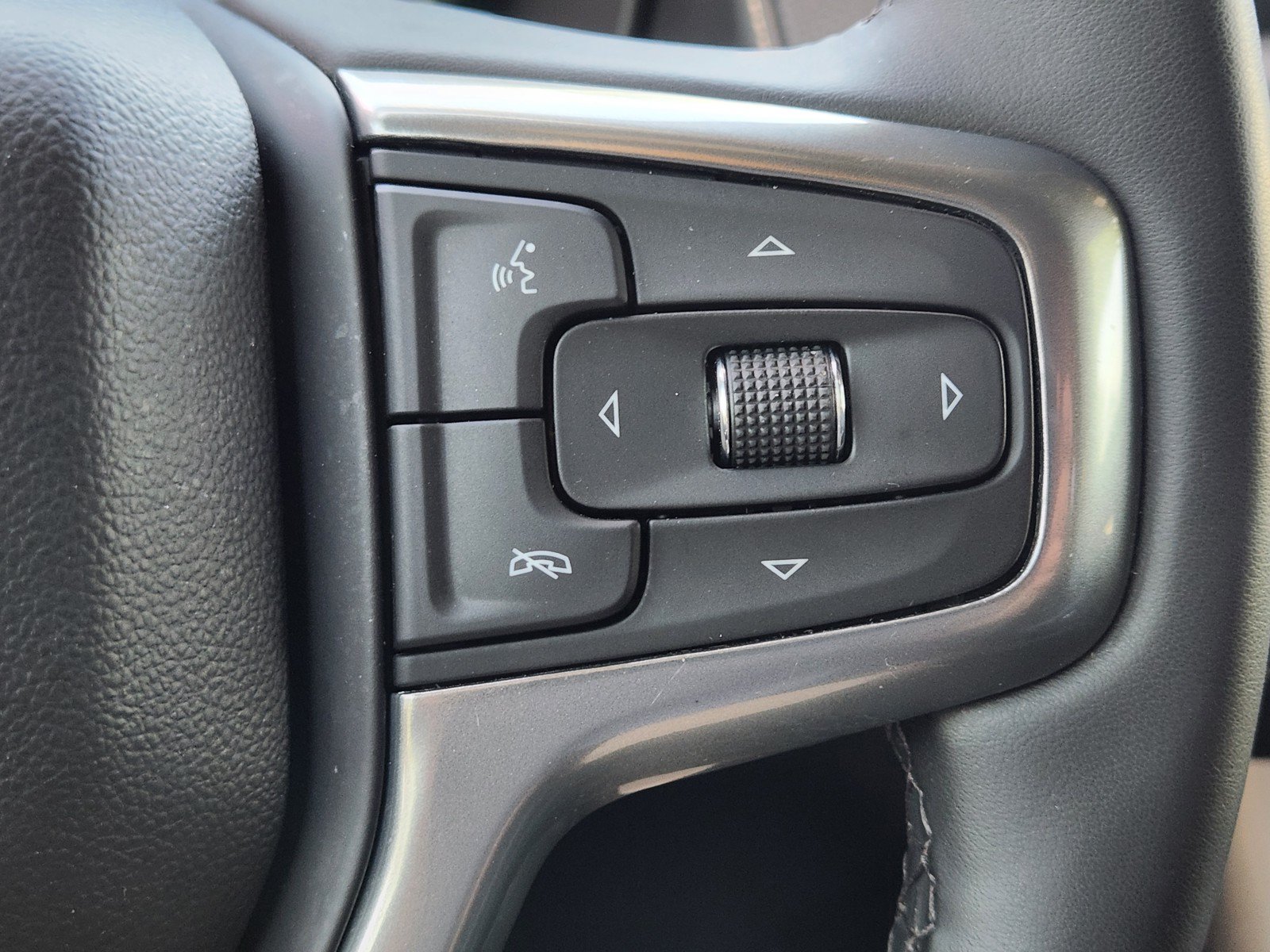 Used 2023 Chevrolet Tahoe Premier AWD/4WD image 26