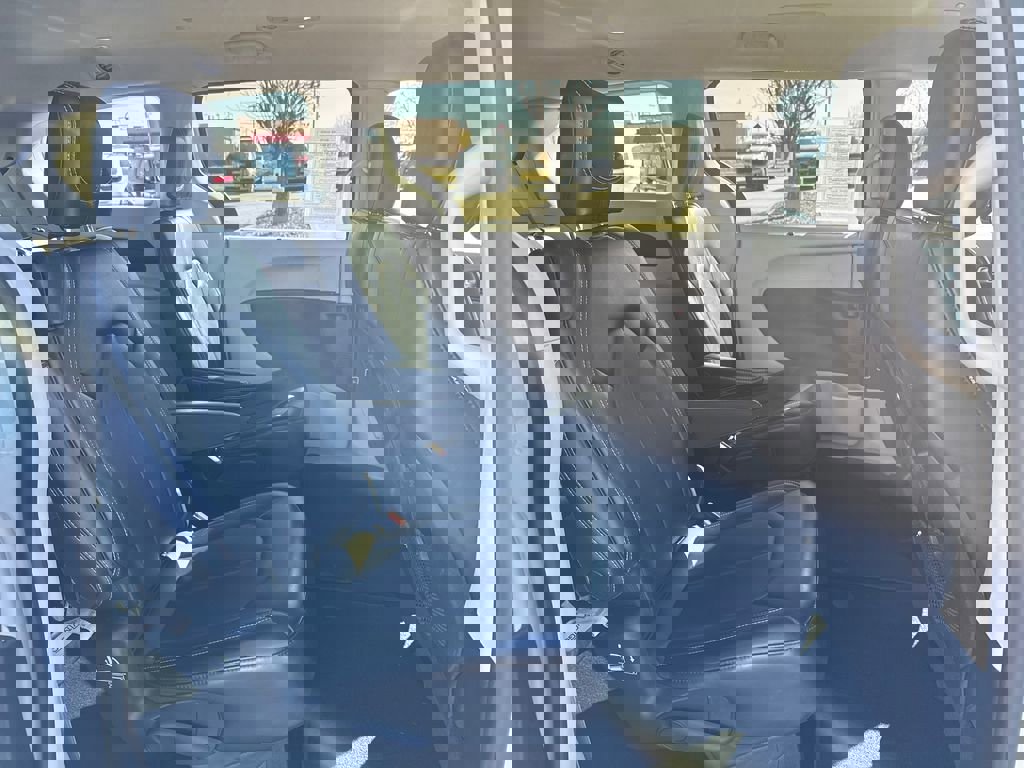 Used 2024 Chrysler Pacifica Touring-L image 32