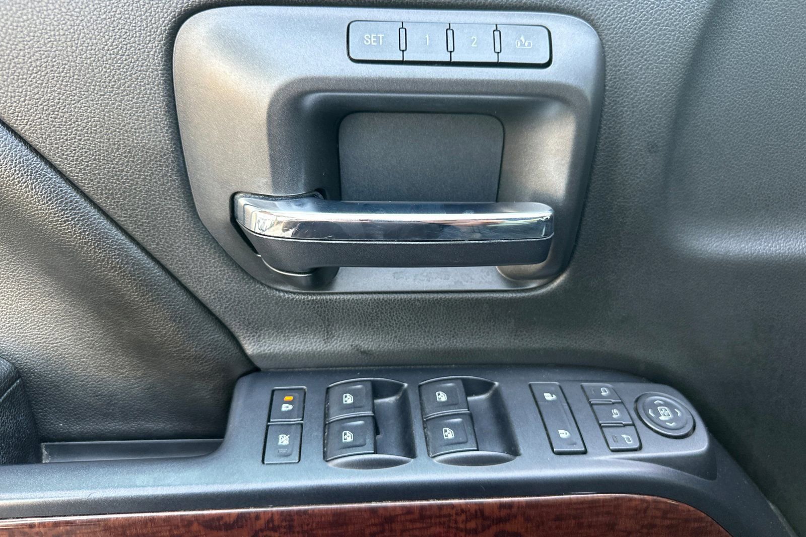 Used 2016 GMC Sierra 2500 SLT w/ Duramax Plus Package image 11