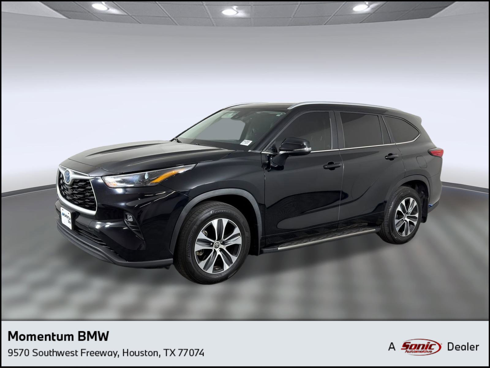 Used 2023 Toyota Highlander XLE image 1