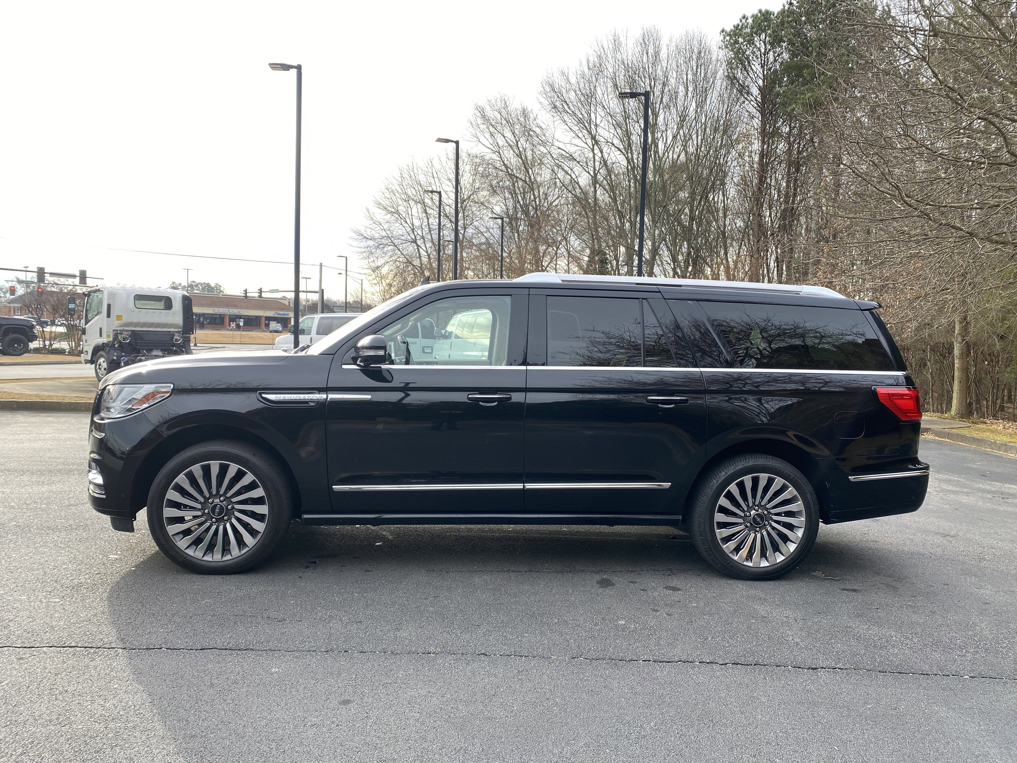 Used 2020 Lincoln Navigator L Reserve w/ Luxury Package image 6