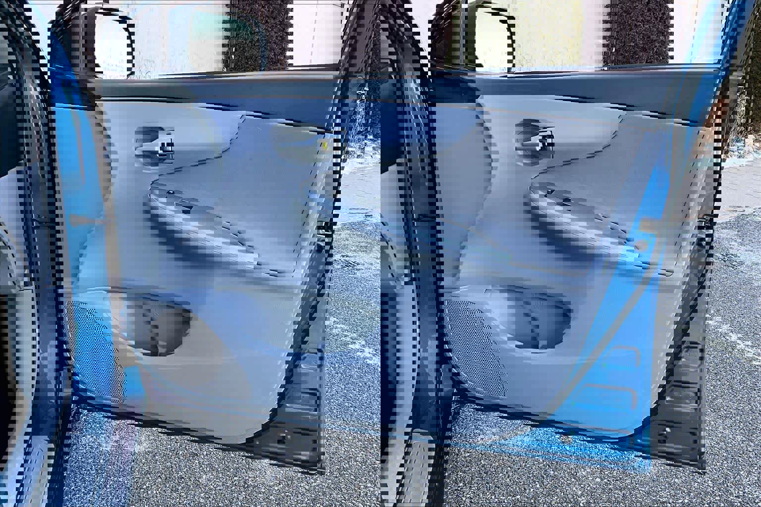 Used 2013 Toyota Corolla LE image 22