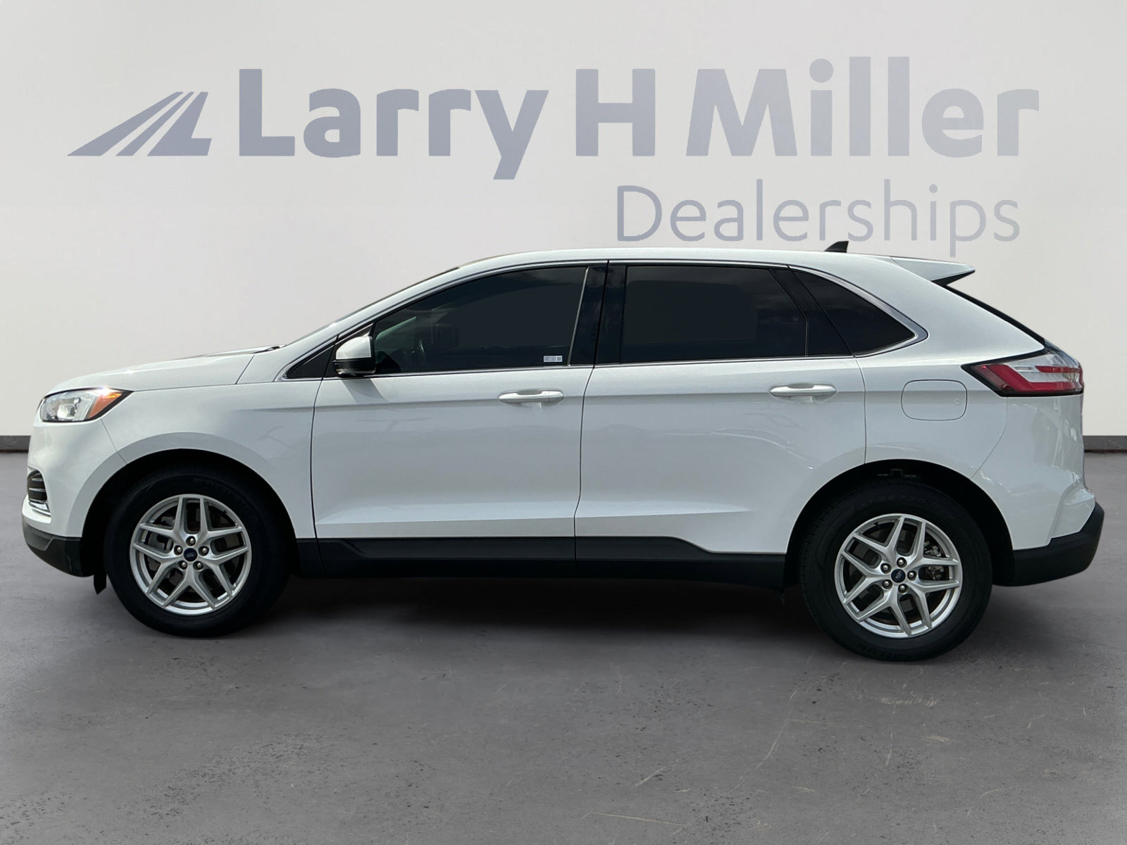 Used 2022 Ford Edge SEL AWD/4WD image 2