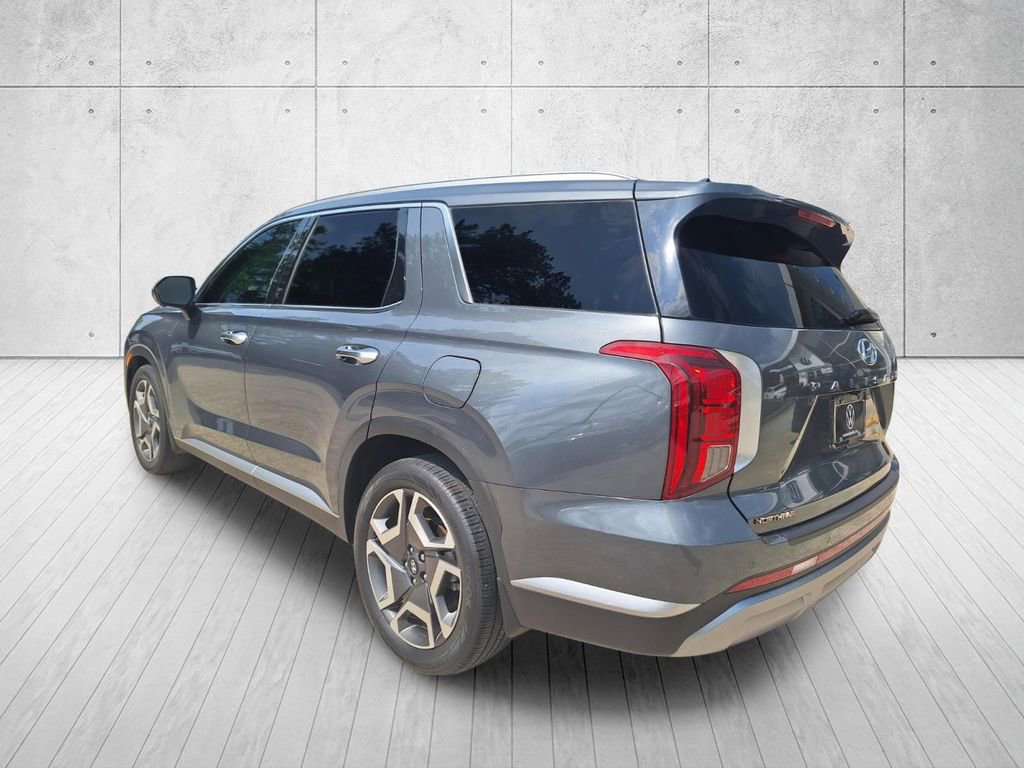 Used 2024 Hyundai Palisade SEL FWD image 3