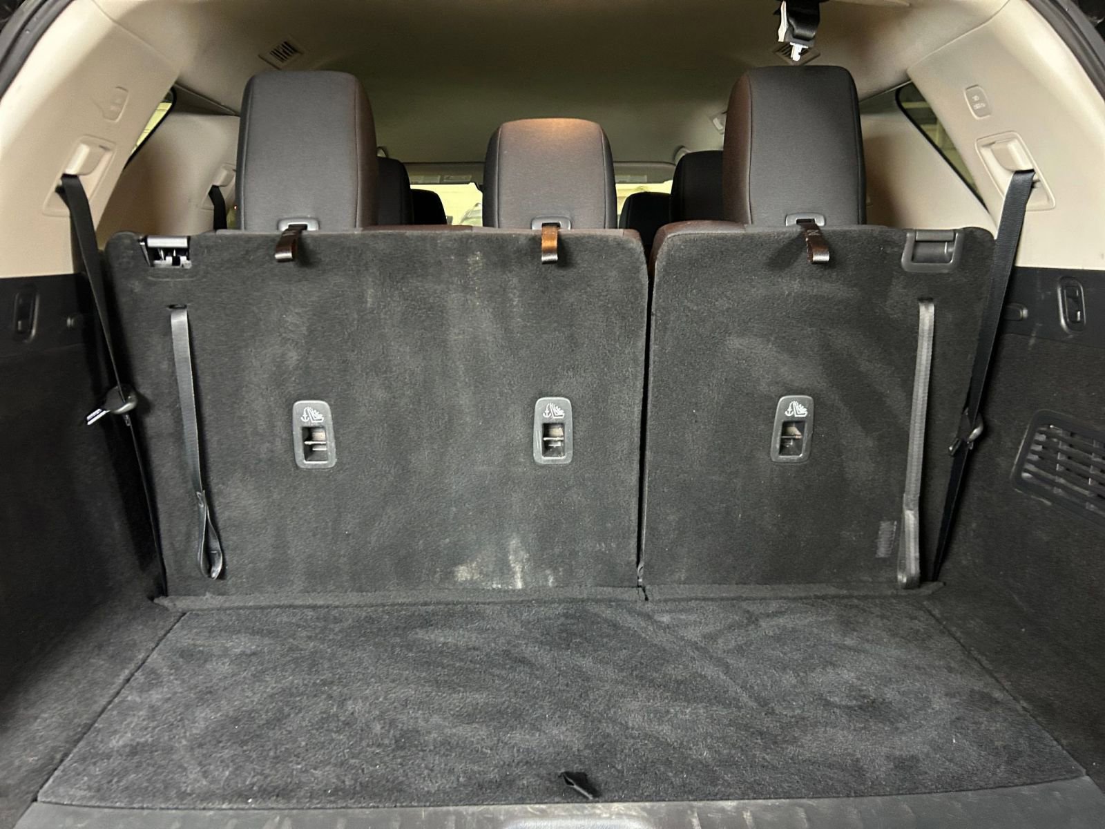 Used 2025 Nissan Pathfinder SV image 34