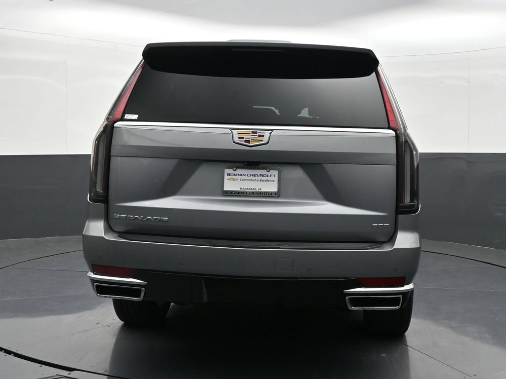 Used 2024 Cadillac Escalade ESV Premium Luxury AWD/4WD image 4
