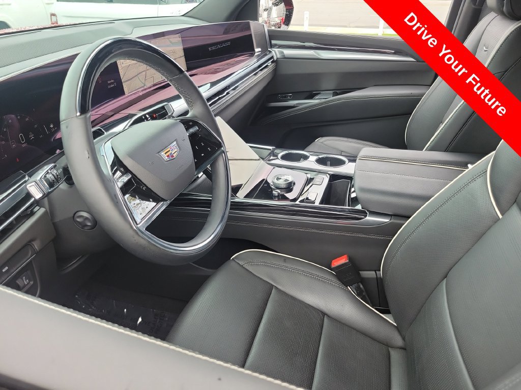Used 2025 Cadillac Escalade Sport w/ LPO, ONYX Package AWD/4WD image 3