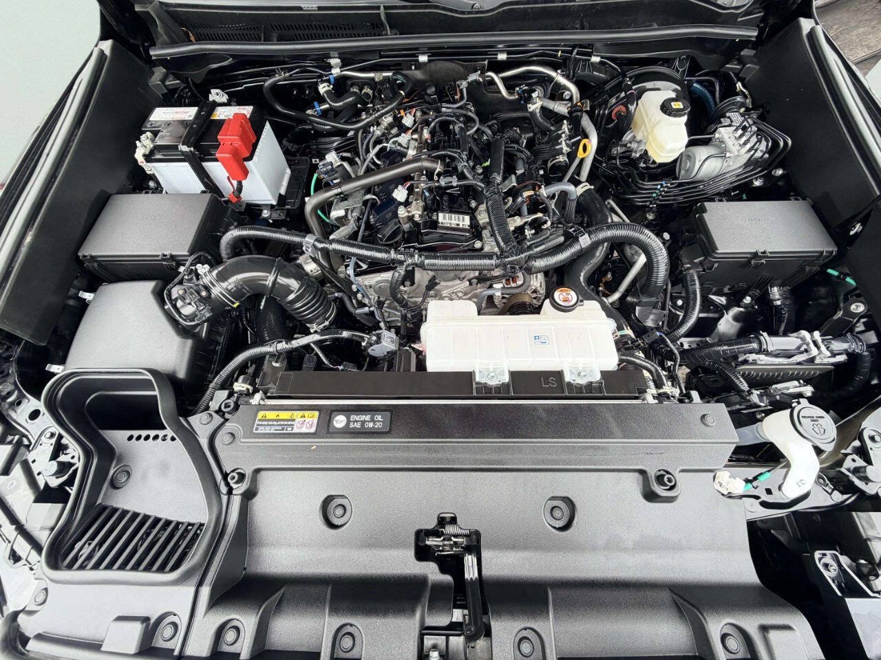 Used 2025 Toyota 4Runner SR5 AWD/4WD image 11