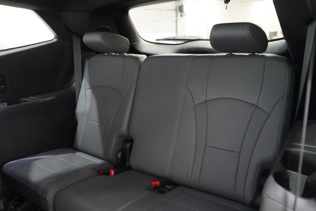 Used 2024 Buick Enclave Premium image 34