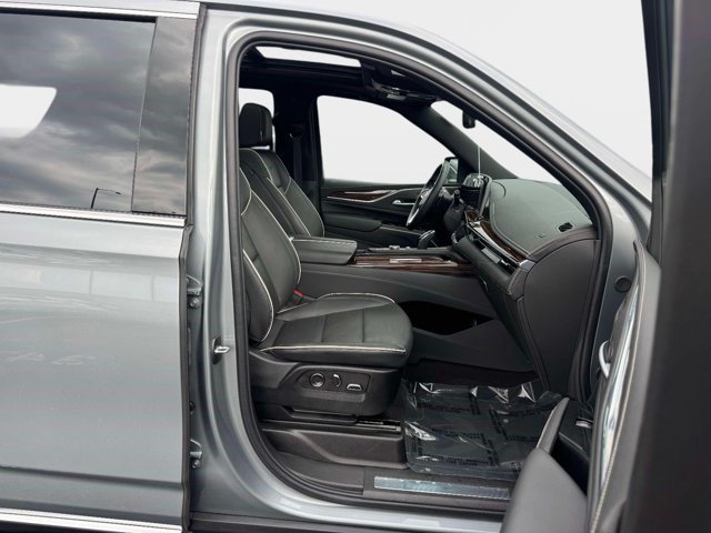 Certified 2024 Cadillac Escalade Premium Luxury AWD/4WD image 16