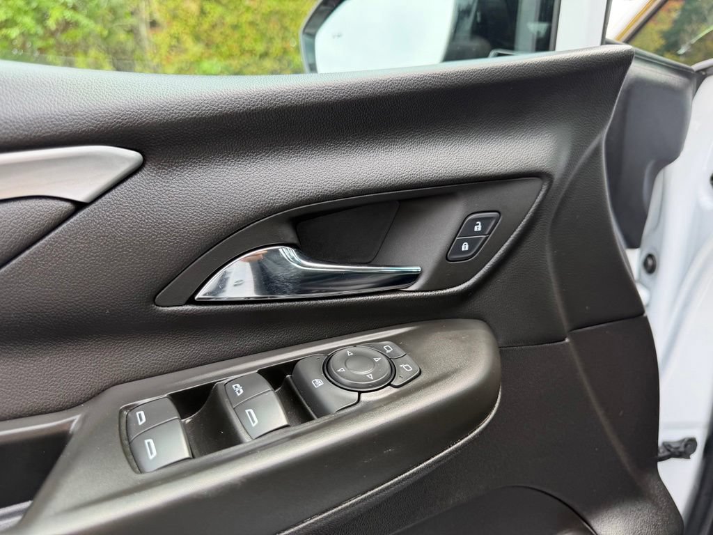 Used 2023 Chevrolet Bolt LT w/ Infotainment Package FWD image 12