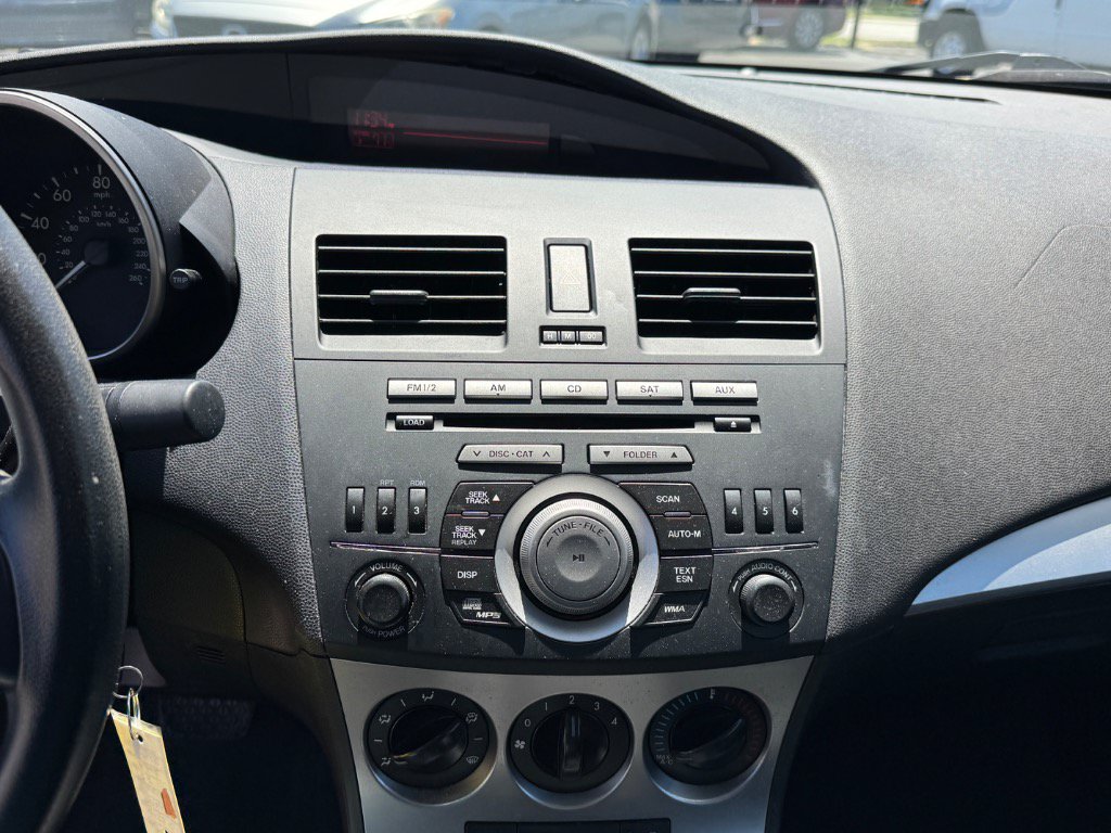 Used 2010 MAZDA MAZDA3 i Touring FWD image 16