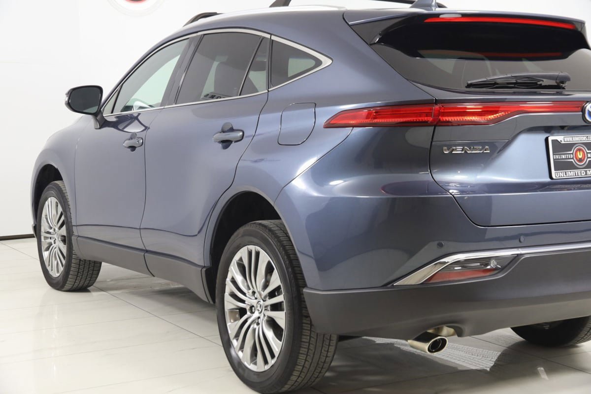 Used 2023 Toyota Venza XLE image 23