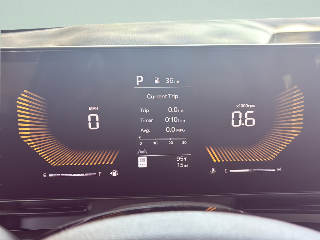 New 2026 Kia Carnival FWD image 32