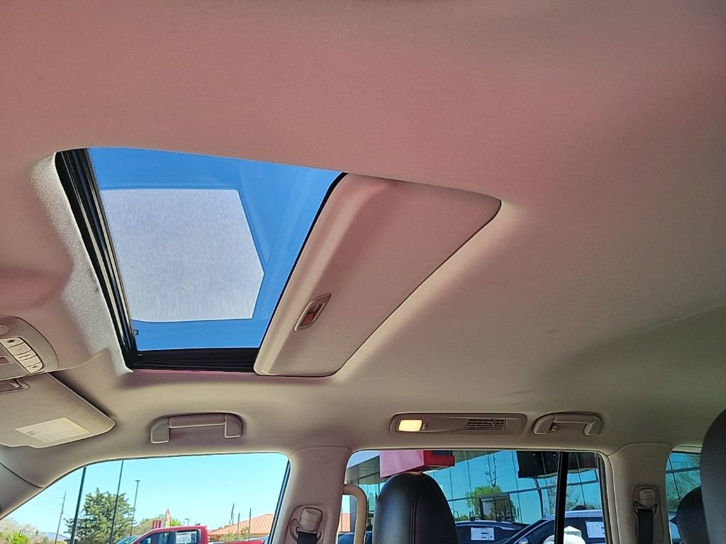 Used 2022 Nissan Armada SL image 35