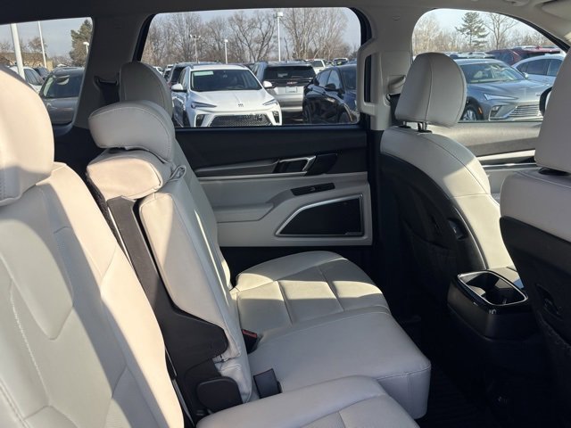 Used 2020 Kia Telluride S w/ S 8 Passenger Seating Package image 17