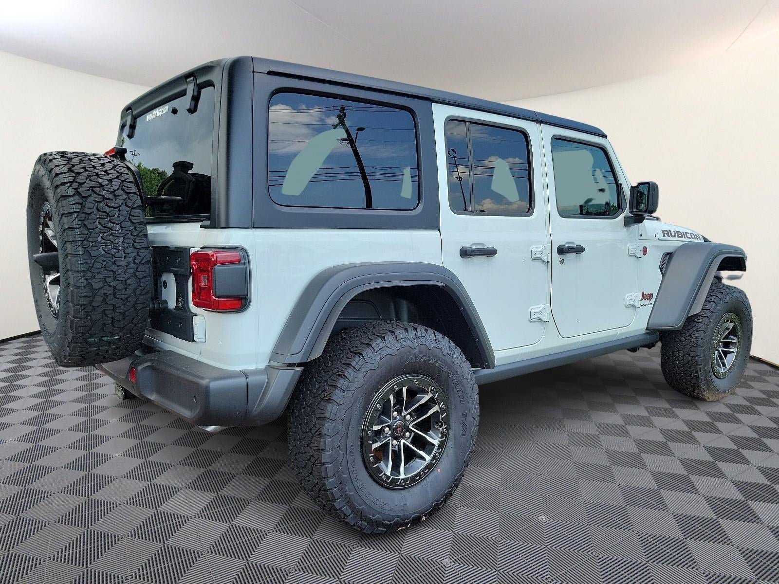 New 2024 Jeep Wrangler Unlimited Rubicon w/ XTREMEE 35" Tire Package AWD/4WD image 3