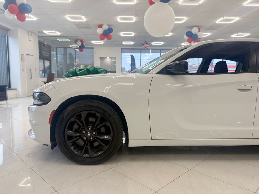 Used 2020 Dodge Charger SXT w/ Blacktop Package AWD/4WD image 6
