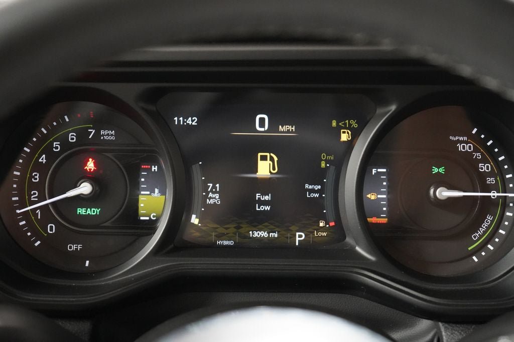Used 2025 Jeep Wrangler Unlimited Sahara w/ Safety Group AWD/4WD image 14