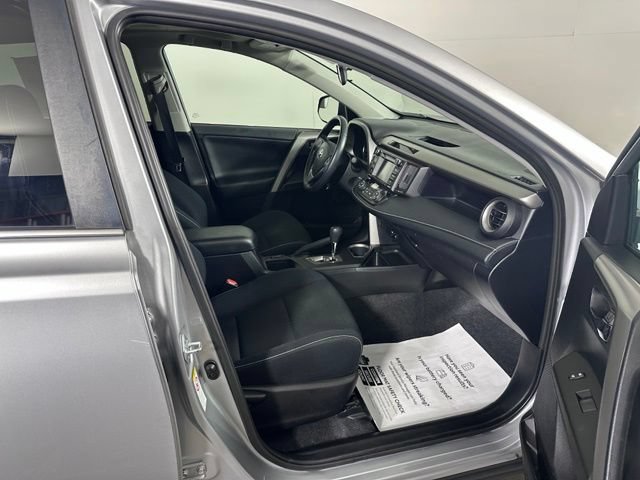 Used 2016 Toyota RAV4 XLE AWD/4WD image 10