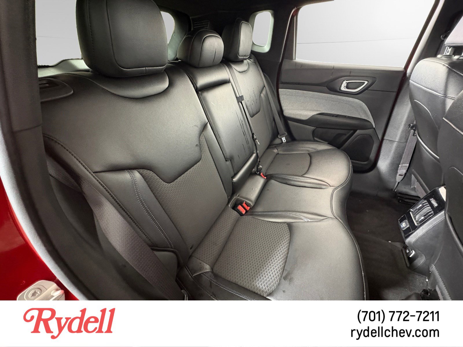 Used 2024 Jeep Compass Latitude image 17