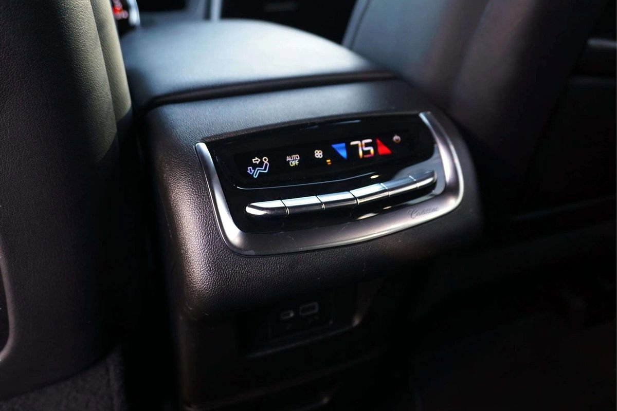 Used 2020 Cadillac XT6 Premium Luxury image 23